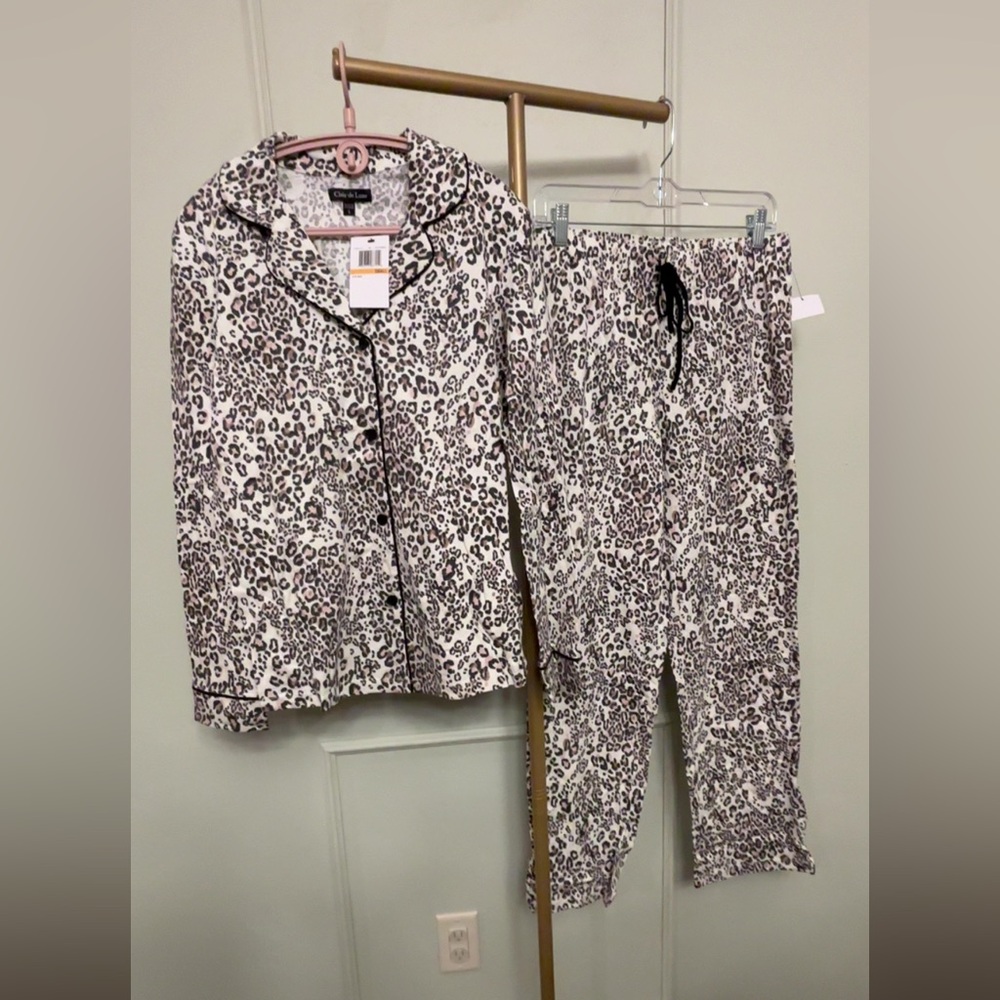 Leopard Print Pajamas Set NWT Women’s Small Clair de Lune 2-piece set MSRP $58